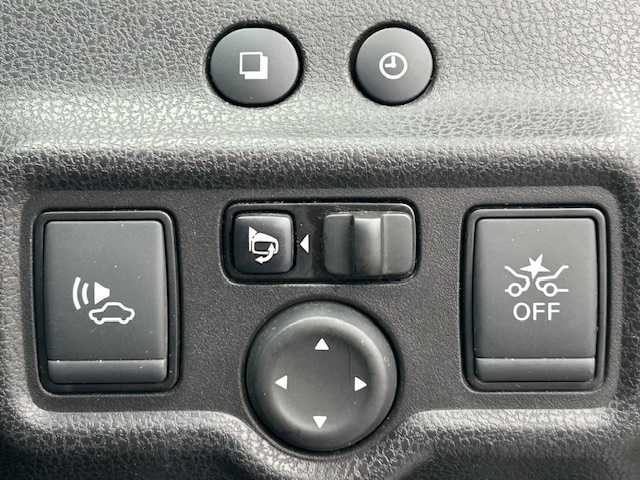 日産 ノート e－パワー X 栃木県 2017(平29)年 3.2万km ブリリアントシルバー エマージェンシーブレーキ/純正メモリナビ/フルセグTV/DVD/Bluetooth/USB/MSV/アラウンドビューモニター/ETC/ドライブレコーダー/インテリジェントルームミラー/スマートキー/プッシュEgスタート/スペアキー/LEDヘッドライト/オートライト/ステアリングリモコン/純正フロアマット/保証書/取説