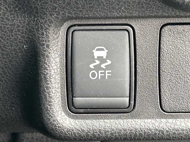 日産 ノート e－パワー X 栃木県 2017(平29)年 3.2万km ブリリアントシルバー エマージェンシーブレーキ/純正メモリナビ/フルセグTV/DVD/Bluetooth/USB/MSV/アラウンドビューモニター/ETC/ドライブレコーダー/インテリジェントルームミラー/スマートキー/プッシュEgスタート/スペアキー/LEDヘッドライト/オートライト/ステアリングリモコン/純正フロアマット/保証書/取説