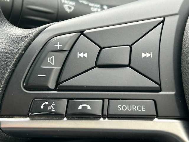 日産 ノート e－パワー X 栃木県 2017(平29)年 3.2万km ブリリアントシルバー エマージェンシーブレーキ/純正メモリナビ/フルセグTV/DVD/Bluetooth/USB/MSV/アラウンドビューモニター/ETC/ドライブレコーダー/インテリジェントルームミラー/スマートキー/プッシュEgスタート/スペアキー/LEDヘッドライト/オートライト/ステアリングリモコン/純正フロアマット/保証書/取説