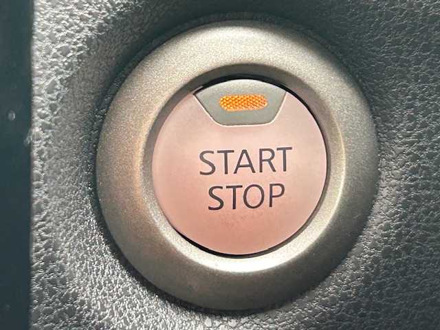 日産 ノート e－パワー X 栃木県 2017(平29)年 3.2万km ブリリアントシルバー エマージェンシーブレーキ/純正メモリナビ/フルセグTV/DVD/Bluetooth/USB/MSV/アラウンドビューモニター/ETC/ドライブレコーダー/インテリジェントルームミラー/スマートキー/プッシュEgスタート/スペアキー/LEDヘッドライト/オートライト/ステアリングリモコン/純正フロアマット/保証書/取説