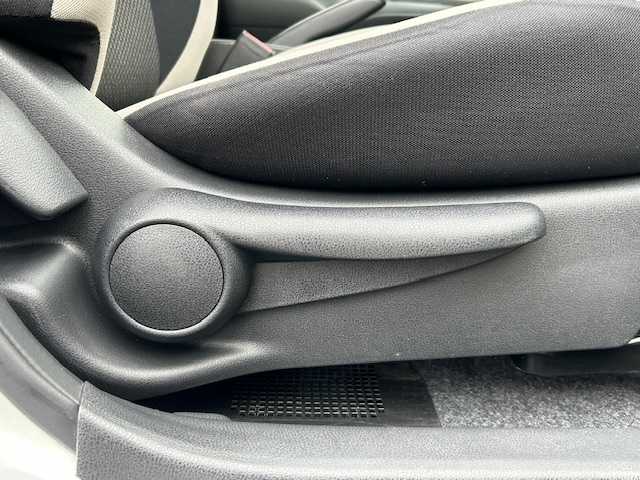 日産 ノート e－パワー X 栃木県 2017(平29)年 3.2万km ブリリアントシルバー エマージェンシーブレーキ/純正メモリナビ/フルセグTV/DVD/Bluetooth/USB/MSV/アラウンドビューモニター/ETC/ドライブレコーダー/インテリジェントルームミラー/スマートキー/プッシュEgスタート/スペアキー/LEDヘッドライト/オートライト/ステアリングリモコン/純正フロアマット/保証書/取説