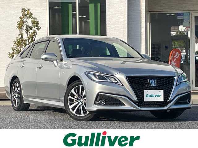 トヨタ クラウン ハイブリッド S Cパッケージ 千葉県 2019(平31)年 1.6万km プレシャスシルバー ナビ　全方位カメラ　ヘッドアップディスプレイ　ＢＳＭ　パドルシフト　レーダークルーズ　フルセグＴＶ　ステアヒーター　シートヒーター　パワーシート　２．０ＥＴＣ　ドラレコ　セーフティセンス　１７ＡＷ/純正メーカーナビ/ヘッドアップディスプレイ/全方位カメラ/ブラインドスポットモニター/パドルシフト/ステアリングヒーター/ステアリングスイッチ/シートヒーター/オートクルーズコントロール/パワーシート/ＥＴＣ２．０/純正ドライブレコーダー（DRT-H68A）/純正マット/前後コーナーセンサー/純正AW/ドアバイザー