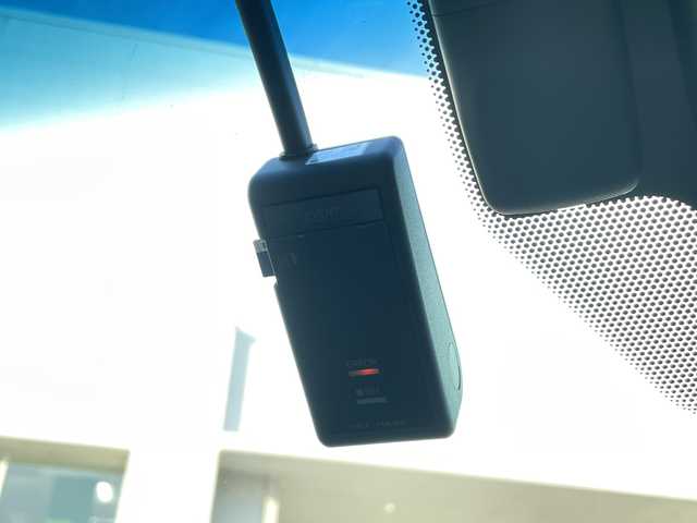 トヨタ クラウン ハイブリッド S Cパッケージ 千葉県 2019(平31)年 1.6万km プレシャスシルバー ナビ　全方位カメラ　ヘッドアップディスプレイ　ＢＳＭ　パドルシフト　レーダークルーズ　フルセグＴＶ　ステアヒーター　シートヒーター　パワーシート　２．０ＥＴＣ　ドラレコ　セーフティセンス　１７ＡＷ/純正メーカーナビ/ヘッドアップディスプレイ/全方位カメラ/ブラインドスポットモニター/パドルシフト/ステアリングヒーター/ステアリングスイッチ/シートヒーター/オートクルーズコントロール/パワーシート/ＥＴＣ２．０/純正ドライブレコーダー（DRT-H68A）/純正マット/前後コーナーセンサー/純正AW/ドアバイザー