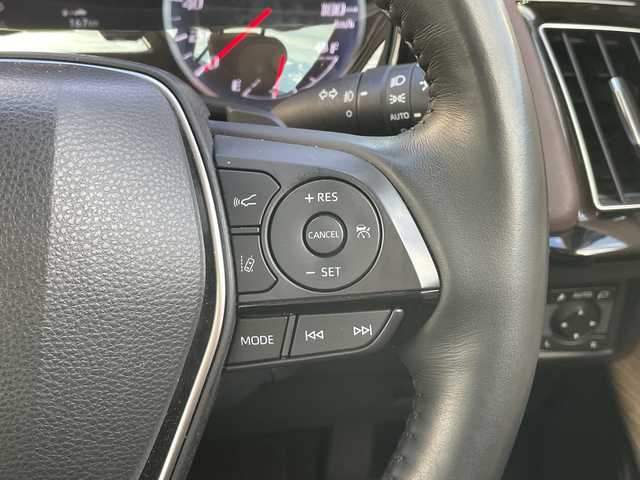 トヨタ クラウン ハイブリッド S Cパッケージ 千葉県 2019(平31)年 1.6万km プレシャスシルバー ナビ　全方位カメラ　ヘッドアップディスプレイ　ＢＳＭ　パドルシフト　レーダークルーズ　フルセグＴＶ　ステアヒーター　シートヒーター　パワーシート　２．０ＥＴＣ　ドラレコ　セーフティセンス　１７ＡＷ/純正メーカーナビ/ヘッドアップディスプレイ/全方位カメラ/ブラインドスポットモニター/パドルシフト/ステアリングヒーター/ステアリングスイッチ/シートヒーター/オートクルーズコントロール/パワーシート/ＥＴＣ２．０/純正ドライブレコーダー（DRT-H68A）/純正マット/前後コーナーセンサー/純正AW/ドアバイザー