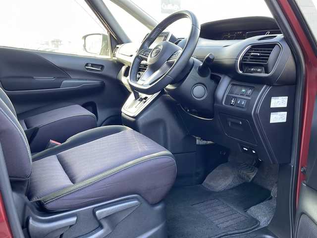 日産 セレナ ハイウェイスター Vセレクション 徳島県 2017(平29)年 4.6万km マルーンレッド 純正9型SDナビ　MM516D-L/（ラジオ/フルセグ/DISC/BT/SD/iPod）/11型フリップダウンモニター/全方位カメラ/プロパイロット/追従式クルーズコントロール/デジタルインナーミラー/駐車支援/両側電動スライドドア/LEDヘッドライト/オートライト/前後コーナーセンサー/標識検知/エマージェンシーブレーキ/純正16インチアルミホイール/アイドリングストップ/スマートキー