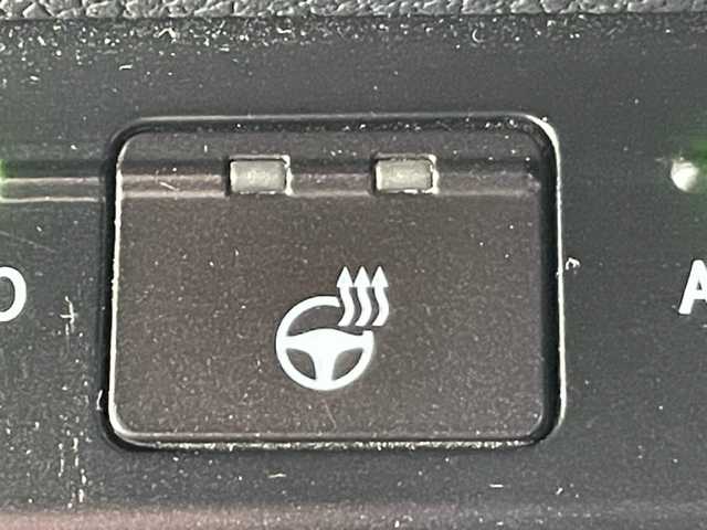 レクサス ＵＸ 250h バージョンC 茨城県 2021(令3)年 1.6万km ソニッククォーツ ワンオーナー/純正ナビ　/-BT/TV/AM/FM/衝突軽減システム　/本革シート　/全方位カメラ　/コーナーセンサー　/ＥＴＣ２．０　/ブラインドスポットモニター　/電動リアゲート　/ＬＥＤヘッドライト　/レーダークルーズコントロール　/ドライブレコーダー前後/D席N席メモリー付きパワーシート/D席N席シートヒーター/ステアリングヒーター/電動格納ミラー/プッシュスタート/置くだけ充電器/純正17インチアルミホイール