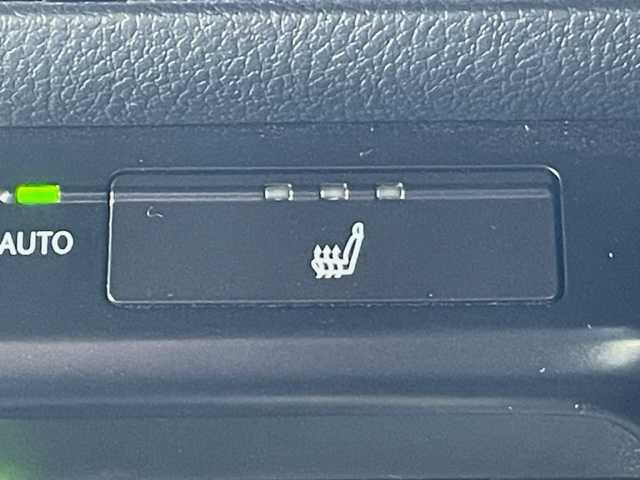 レクサス ＵＸ 250h バージョンC 茨城県 2021(令3)年 1.6万km ソニッククォーツ ワンオーナー/純正ナビ　/-BT/TV/AM/FM/衝突軽減システム　/本革シート　/全方位カメラ　/コーナーセンサー　/ＥＴＣ２．０　/ブラインドスポットモニター　/電動リアゲート　/ＬＥＤヘッドライト　/レーダークルーズコントロール　/ドライブレコーダー前後/D席N席メモリー付きパワーシート/D席N席シートヒーター/ステアリングヒーター/電動格納ミラー/プッシュスタート/置くだけ充電器/純正17インチアルミホイール