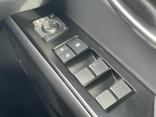 レクサス ＵＸ 250h バージョンC 茨城県 2021(令3)年 1.6万km ソニッククォーツ ワンオーナー/純正ナビ　/-BT/TV/AM/FM/衝突軽減システム　/本革シート　/全方位カメラ　/コーナーセンサー　/ＥＴＣ２．０　/ブラインドスポットモニター　/電動リアゲート　/ＬＥＤヘッドライト　/レーダークルーズコントロール　/ドライブレコーダー前後/D席N席メモリー付きパワーシート/D席N席シートヒーター/ステアリングヒーター/電動格納ミラー/プッシュスタート/置くだけ充電器/純正17インチアルミホイール