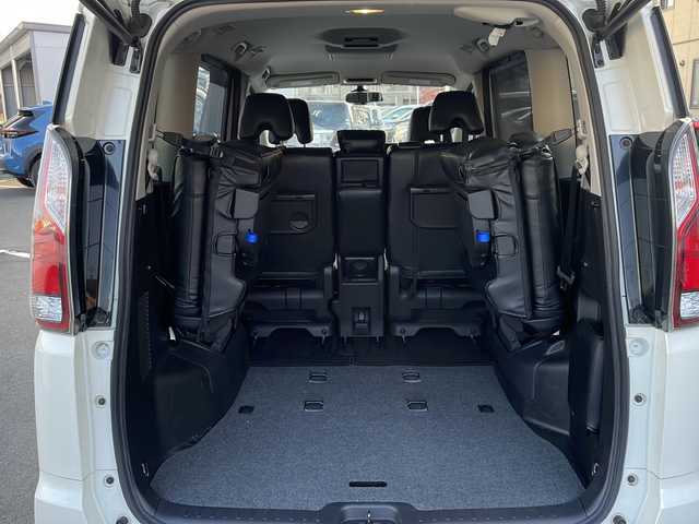 日産 セレナ ハイウェイスター 長野県 2017(平29)年 3.6万km ブリリアントホワイトパール 禁煙車/純正9インチナビ/【MM516D-L】/(CD/DVD/BD/フルセグTV/Bluetooth)/・インテリジェントエマージェンシーブレーキ/・標識検知機能/・車線逸脱警報/・フロント・バックソナー/・ふらつき警報/インテリジェントアラウンドビューモニター/純正フリップダウンモニター/ビルトインETC/ハンズフリー両側電動スライドドア/ドライブレコーダー/革巻きステアリング/クルーズコントロール/ステアリングスイッチ/レザー調シートカバー/オートライト/スマートキー/Pスタート/電動格納ミラー/純正16インチAW/純正フロアマット/ドアバイザー