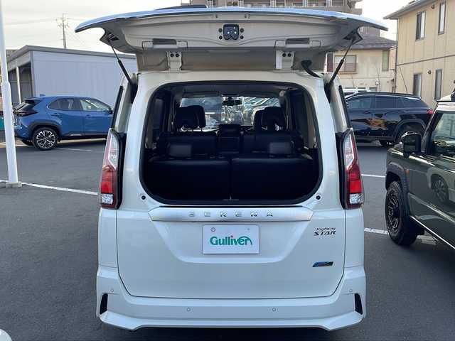 日産 セレナ ハイウェイスター 長野県 2017(平29)年 3.6万km ブリリアントホワイトパール 禁煙車/純正9インチナビ/【MM516D-L】/(CD/DVD/BD/フルセグTV/Bluetooth)/・インテリジェントエマージェンシーブレーキ/・標識検知機能/・車線逸脱警報/・フロント・バックソナー/・ふらつき警報/インテリジェントアラウンドビューモニター/純正フリップダウンモニター/ビルトインETC/ハンズフリー両側電動スライドドア/ドライブレコーダー/革巻きステアリング/クルーズコントロール/ステアリングスイッチ/レザー調シートカバー/オートライト/スマートキー/Pスタート/電動格納ミラー/純正16インチAW/純正フロアマット/ドアバイザー