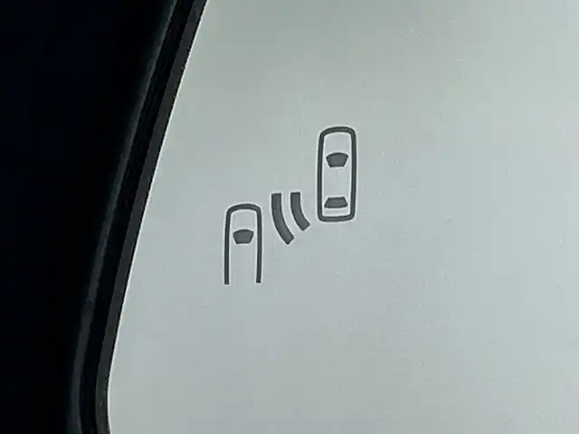 トヨタ カローラ クロス ハイブリッド Z 神奈川県 2025(令7)年 1.5万km セメントグレーメタリック トヨタセーフティセンス/純正メーカーディスプレイオーディオ/・BT/フルセグTV/MiraCast/USB/パノラミックビューモニター/パノラマルーフ/ハーフレザーシート/パワーシート(D)/シートヒーター(D/N)/パーキングアシスト/ブラインドスポットモニター/パワーバックドア/ビルトインETC2.0/ヘッドライトレベライザー/革巻きステアリング/ステアリングスイッチ/Autoライト/LEDヘッドライト/フォグランプ/スマートキー/プッシュスタートボタン/ECO/POWERモード/EVモード/ルーフレール/電動格納ミラー/ウィンカーミラー/純正18インチアルミホイール/フロアマット