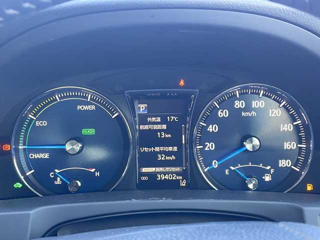 トヨタ クラウン ハイブリッド ロイヤルサルーン Four 新潟県 2016(平28)年 4万km ホワイトパールクリスタルシャイン 純正SDナビ/(Bluetooth/AM/FM/CD/DVD)/フルセグTV/レーダークルーズコントロール/衝突軽減システム/バックカメラ/パワーシート(前席)/シートヒーター(前席)/ステアリングヒーター/4WD/ドライブレコーダー/LEDライト/LEDフォグライト/純正AW付サマータイヤ/純正フロアマット