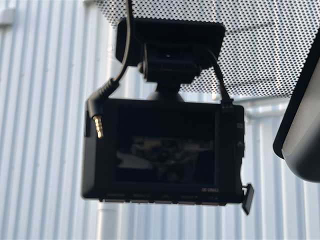 トヨタ ヤリスクロス ハイブリッド Z 三重県 2021(令3)年 4.4万km ブラックマイカ 純正ナビ /全周囲カメラ/ビルトインETC /前席シートヒーター /パワーシート /パワーバックドア /USB給電 /前後ドライブレコーダー/前後コーナーセンサー /スペアキー /ハーフレザーシート /レーダークルーズコントロール /レーンキープアシスト/衝突軽減ブレーキ/革巻きステアリング/ステアリングスイッチ/LEDヘッドライト/オートハイビーム/オートライト/電動格納ミラー/禁煙車