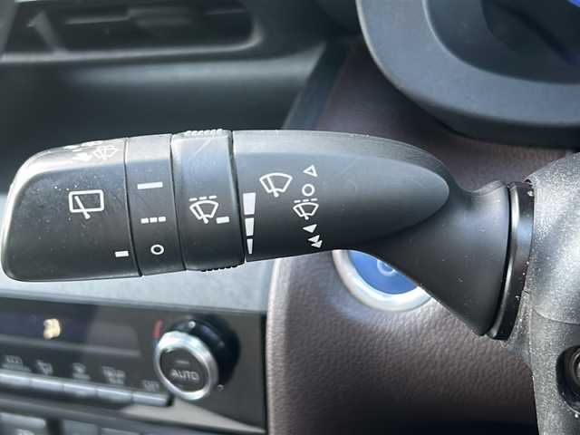 トヨタ ヤリスクロス ハイブリッド Z 三重県 2021(令3)年 4.4万km ブラックマイカ 純正ナビ /全周囲カメラ/ビルトインETC /前席シートヒーター /パワーシート /パワーバックドア /USB給電 /前後ドライブレコーダー/前後コーナーセンサー /スペアキー /ハーフレザーシート /レーダークルーズコントロール /レーンキープアシスト/衝突軽減ブレーキ/革巻きステアリング/ステアリングスイッチ/LEDヘッドライト/オートハイビーム/オートライト/電動格納ミラー/禁煙車