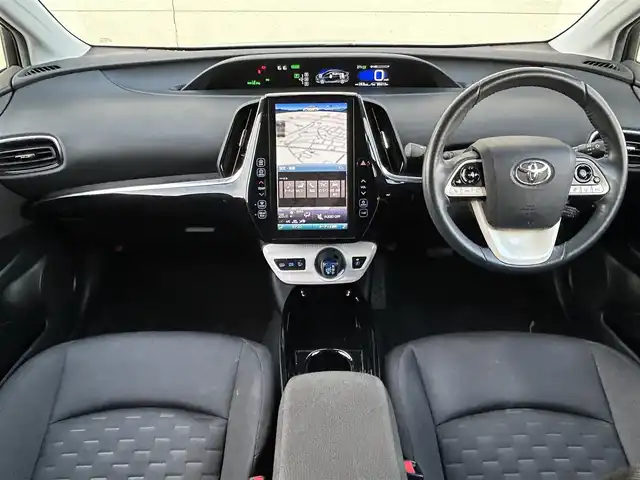 トヨタ プリウス ＰＨＶ A レザーパッケージ 茨城県 2017(平29)年 8.1万km スピリテッドアクアメタリック ワンオーナー/11.6インチタッチディスプレイナビ/（AM/FM/Bluetooth/フルセグ/iPod/AUX)/バックカメラ/セーフティセンス/・プリクラッシュセーフティ/・レーンディパーチャーアラート/・アダプティブハイビームシステム/・レーダークルーズコントロール/オプション17インチ純正アルミホイール/ブラインドスポットモニター/パーキングアシスト/ステアリングヒーター/快適温熱シート/インテリジェントクリアランスソナー/シンプルインテリジェントパーキングアシスト/LEDヘッドライト/パワーシート/ビルトインETC2.0/トノカバー/新車時保証書/充電ケーブル