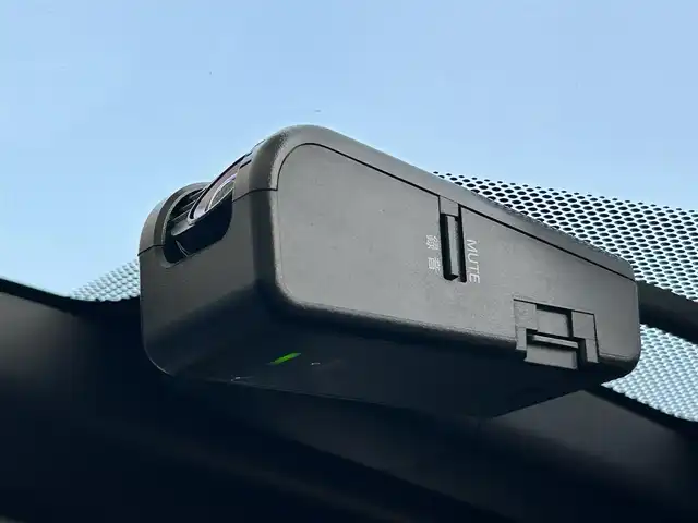 トヨタ プリウス ＰＨＶ A レザーパッケージ 茨城県 2017(平29)年 8.1万km スピリテッドアクアメタリック ワンオーナー/11.6インチタッチディスプレイナビ/（AM/FM/Bluetooth/フルセグ/iPod/AUX)/バックカメラ/セーフティセンス/・プリクラッシュセーフティ/・レーンディパーチャーアラート/・アダプティブハイビームシステム/・レーダークルーズコントロール/オプション17インチ純正アルミホイール/ブラインドスポットモニター/パーキングアシスト/ステアリングヒーター/快適温熱シート/インテリジェントクリアランスソナー/シンプルインテリジェントパーキングアシスト/LEDヘッドライト/パワーシート/ビルトインETC2.0/トノカバー/新車時保証書/充電ケーブル