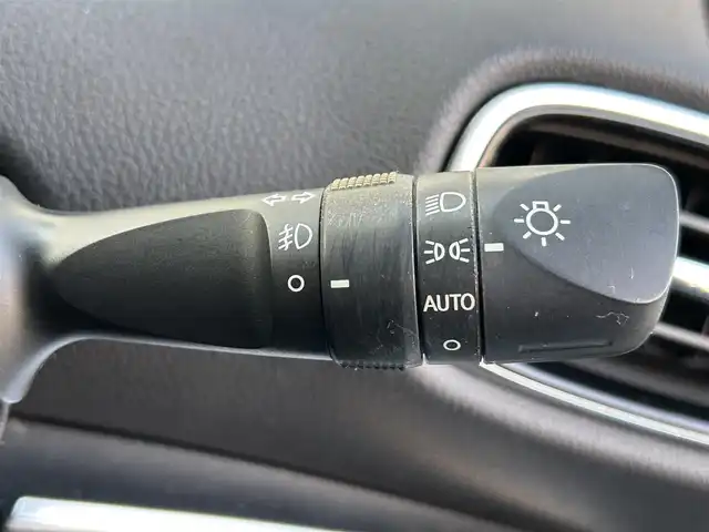 トヨタ プリウス ＰＨＶ A レザーパッケージ 茨城県 2017(平29)年 8.1万km スピリテッドアクアメタリック ワンオーナー/11.6インチタッチディスプレイナビ/（AM/FM/Bluetooth/フルセグ/iPod/AUX)/バックカメラ/セーフティセンス/・プリクラッシュセーフティ/・レーンディパーチャーアラート/・アダプティブハイビームシステム/・レーダークルーズコントロール/オプション17インチ純正アルミホイール/ブラインドスポットモニター/パーキングアシスト/ステアリングヒーター/快適温熱シート/インテリジェントクリアランスソナー/シンプルインテリジェントパーキングアシスト/LEDヘッドライト/パワーシート/ビルトインETC2.0/トノカバー/新車時保証書/充電ケーブル