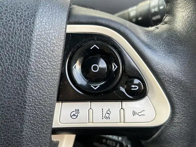 トヨタ プリウス ＰＨＶ A レザーパッケージ 茨城県 2017(平29)年 8.1万km スピリテッドアクアメタリック ワンオーナー/11.6インチタッチディスプレイナビ/（AM/FM/Bluetooth/フルセグ/iPod/AUX)/バックカメラ/セーフティセンス/・プリクラッシュセーフティ/・レーンディパーチャーアラート/・アダプティブハイビームシステム/・レーダークルーズコントロール/オプション17インチ純正アルミホイール/ブラインドスポットモニター/パーキングアシスト/ステアリングヒーター/快適温熱シート/インテリジェントクリアランスソナー/シンプルインテリジェントパーキングアシスト/LEDヘッドライト/パワーシート/ビルトインETC2.0/トノカバー/新車時保証書/充電ケーブル