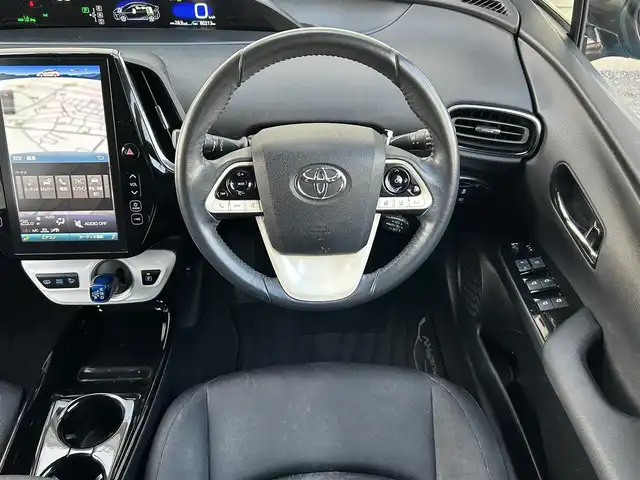 トヨタ プリウス ＰＨＶ A レザーパッケージ 茨城県 2017(平29)年 8.1万km スピリテッドアクアメタリック ワンオーナー/11.6インチタッチディスプレイナビ/（AM/FM/Bluetooth/フルセグ/iPod/AUX)/バックカメラ/セーフティセンス/・プリクラッシュセーフティ/・レーンディパーチャーアラート/・アダプティブハイビームシステム/・レーダークルーズコントロール/オプション17インチ純正アルミホイール/ブラインドスポットモニター/パーキングアシスト/ステアリングヒーター/快適温熱シート/インテリジェントクリアランスソナー/シンプルインテリジェントパーキングアシスト/LEDヘッドライト/パワーシート/ビルトインETC2.0/トノカバー/新車時保証書/充電ケーブル