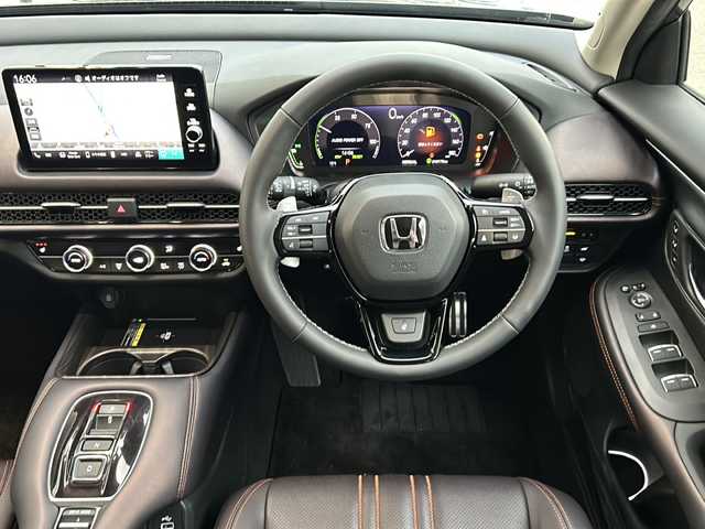 ホンダ ＺＲ－Ｖ ハイブリッド e:HEV Z 山形県 2023(令5)年 1.1万km スーパープラチナグレーメタリック 禁煙車/４WD/ホンダセンシング/クルーズコントロール/ブラインドスポットモニター/横滑り防止装置/レーンキープアシスト/オートマチックハイビーム/全方位カメラ/前後コーナーセンサー/BOSEサウンド/純正ナビ/（Bluetooth/フルセグ/AM/FM/USB)/置くだけ充電/ETC2.0/ステアリングスイッチ/パドルシフト/ステアリングヒーター/本革シート/前席パワーシート/D席シートメモリー/全席シートヒーター/純正フロアマット/無限ドアプロテクター/スマートキー×２/18インチ純正アルミホイール