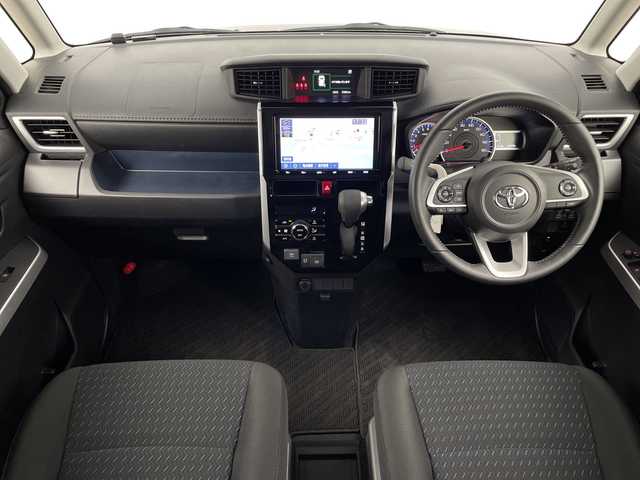 トヨタ ルーミー カスタムG－T 鹿児島県 2021(令3)年 0.3万km ブラックマイカメタリック スマートアシスト/純正SDナビ(BT/AM/FM/フルセグTV)/NSZT-Y68T/両側パワースライドドア/ワンオーナー/レーダークルーズコントロール/バックカメラ/全方位カメラ/前後ドライブレコーダー/前後コーナーセンサー/レーンキープアシスト/オートマチックハイビーム/電動パーキングブレーキ/オートホールド/ビルトインETC/革巻きステアリング/ステアリングスイッチ/純正フロアマット/純正15インチアルミホイール/保証書/取扱説明書