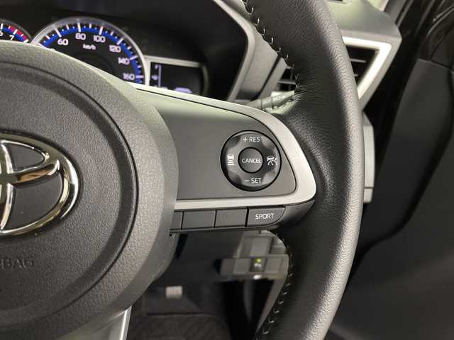 トヨタ ルーミー カスタムG－T 鹿児島県 2021(令3)年 0.3万km ブラックマイカメタリック スマートアシスト/純正SDナビ(BT/AM/FM/フルセグTV)/NSZT-Y68T/両側パワースライドドア/ワンオーナー/レーダークルーズコントロール/バックカメラ/全方位カメラ/前後ドライブレコーダー/前後コーナーセンサー/レーンキープアシスト/オートマチックハイビーム/電動パーキングブレーキ/オートホールド/ビルトインETC/革巻きステアリング/ステアリングスイッチ/純正フロアマット/純正15インチアルミホイール/保証書/取扱説明書