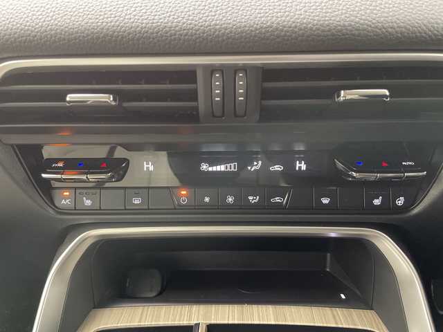 マツダ ＣＸ－６０ XD Lパッケージ 道央・札幌 2023(令5)年 4.5万km ロジウムホワイトプレミアムメタリック ・4WD　/i-ACTIVSENSE/・スマート・ブレーキ・サポート/・レーンキープ・アシスト・システム/・ブラインド・スポット・モニタリング/・純正ナビ　CD/DVD/USB/フルセグ/BT/・全周囲カメラ/・レーダークルーズコントロール/・パワーバックドア /  パドルシフト/・前後ドライブレコーダー/・レザーシート / シートヒーター/・パワーシート / シートポジションメモリー/・ステアリングスイッチ/ヒーター/・ビルトインETC/・レーンキープアシスト/・電動格納ミラー/・ヒルディセントコントロール