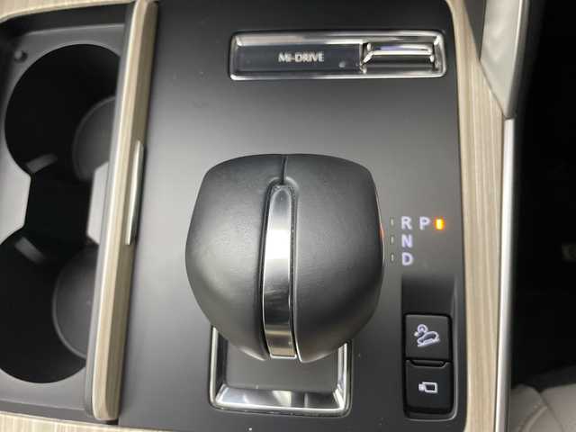 マツダ ＣＸ－６０ XD Lパッケージ 道央・札幌 2023(令5)年 4.5万km ロジウムホワイトプレミアムメタリック ・4WD　/i-ACTIVSENSE/・スマート・ブレーキ・サポート/・レーンキープ・アシスト・システム/・ブラインド・スポット・モニタリング/・純正ナビ　CD/DVD/USB/フルセグ/BT/・全周囲カメラ/・レーダークルーズコントロール/・パワーバックドア /  パドルシフト/・前後ドライブレコーダー/・レザーシート / シートヒーター/・パワーシート / シートポジションメモリー/・ステアリングスイッチ/ヒーター/・ビルトインETC/・レーンキープアシスト/・電動格納ミラー/・ヒルディセントコントロール