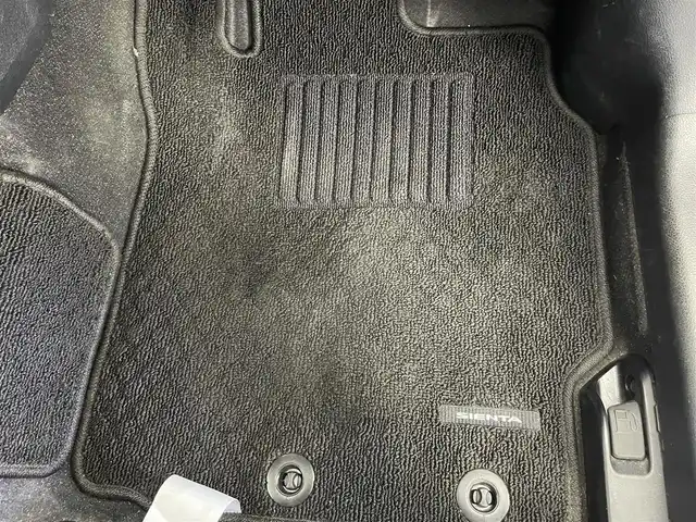 トヨタ シエンタ G クエロ 群馬県 2018(平30)年 6.1万km クールボルドーガラスフレーク 衝突被害軽減ブレーキ　純正７インチナビ　バックカメラ　両側パワースライドドア　ＬＥＤライト　ＡＨＢ　ハーフレザーシート　ステアリングリモコン　レーンディパーチャーアラート　スマートキー　ＥＴＣ　禁煙車