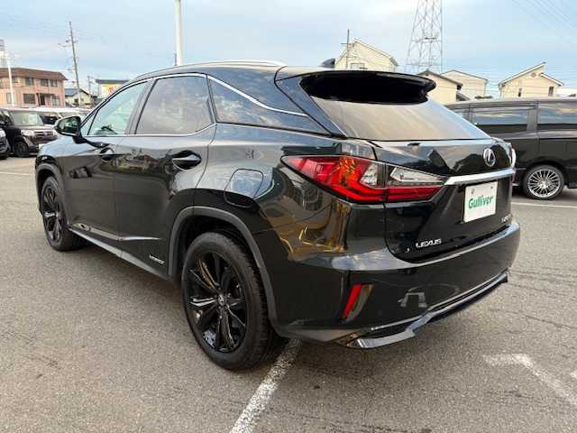 レクサス ＲＸ 450h ブラックシークエンス 大阪府 2019(平31)年 3.9万km グラファイトブラックガラスフレーク 純正１２．３型ナビ　/バック／サイドカメラ　/フルセグ/ＢＳＭ　/レクサスセーフティシステム＋　/黒革シート　/三眼ＬＥＤヘッドライト　/ルーフレール　/電動リアゲート　/パワーシート　/シートヒーター/シートエアコン/ＥＴＣ２．０　/純正20インチアルミホイール/スマートキー　/カードキー