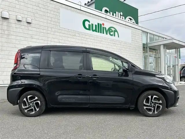 トヨタ シエンタ ハイブリッド G 山形県 2023(令5)年 4.6万km ブラック 4WD/禁煙車/純正10.5インチディスプレイオーディオ/ナビ/フルセグTV/AM/FM/Applecarplay/AndroidAuto/Bluetooth接続/衝突軽減ブレーキ/横滑り防止装置/ブラインドスポットモニター/レーンキープアシスト/クリアランスソナー/レーダークルーズコントロール/両側電動スライドドア/オートライト/オートマチックハイビーム/LEDヘッドライト/ETC2.0/純正15インチAW/純正フロアマット/純正ドアバイザー