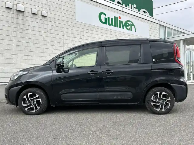 トヨタ シエンタ ハイブリッド G 山形県 2023(令5)年 4.6万km ブラック 4WD/禁煙車/純正10.5インチディスプレイオーディオ/ナビ/フルセグTV/AM/FM/Applecarplay/AndroidAuto/Bluetooth接続/衝突軽減ブレーキ/横滑り防止装置/ブラインドスポットモニター/レーンキープアシスト/クリアランスソナー/レーダークルーズコントロール/両側電動スライドドア/オートライト/オートマチックハイビーム/LEDヘッドライト/ETC2.0/純正15インチAW/純正フロアマット/純正ドアバイザー