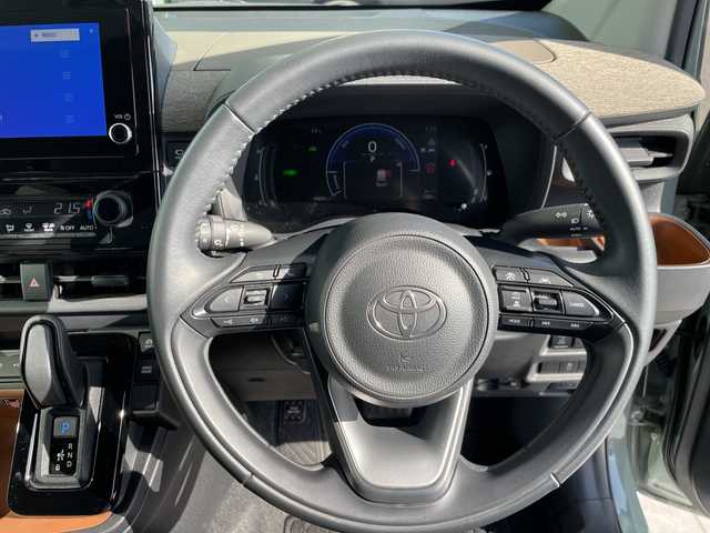 トヨタ シエンタ ハイブリッド Z 愛知県 2022(令4)年 1.1万km アーバンカーキ トヨタセーフティセンス/純正8型ディスプレイオーディオ　ナビ機能なし/全方位カメラ/両側パワースライドドア/レーダークルーズコントロール/バックカメラ/コーナーセンサー/ブラインドスポットモニター/LEDヘッドライト/オートマチックハイビーム/ETC/ドライブレコーダー/衝突軽減システム/Bluetooth/ステアリングスイッチ/スマートキー/プッシュスタート