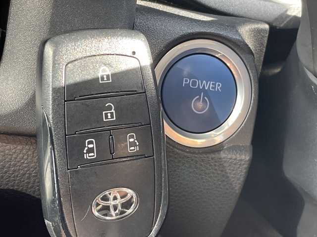 トヨタ シエンタ ハイブリッド Z 愛知県 2022(令4)年 1.1万km アーバンカーキ トヨタセーフティセンス/純正8型ディスプレイオーディオ　ナビ機能なし/全方位カメラ/両側パワースライドドア/レーダークルーズコントロール/バックカメラ/コーナーセンサー/ブラインドスポットモニター/LEDヘッドライト/オートマチックハイビーム/ETC/ドライブレコーダー/衝突軽減システム/Bluetooth/ステアリングスイッチ/スマートキー/プッシュスタート