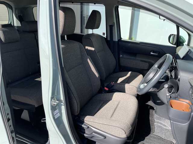 トヨタ シエンタ ハイブリッド Z 愛知県 2022(令4)年 1.1万km アーバンカーキ トヨタセーフティセンス/純正8型ディスプレイオーディオ　ナビ機能なし/全方位カメラ/両側パワースライドドア/レーダークルーズコントロール/バックカメラ/コーナーセンサー/ブラインドスポットモニター/LEDヘッドライト/オートマチックハイビーム/ETC/ドライブレコーダー/衝突軽減システム/Bluetooth/ステアリングスイッチ/スマートキー/プッシュスタート