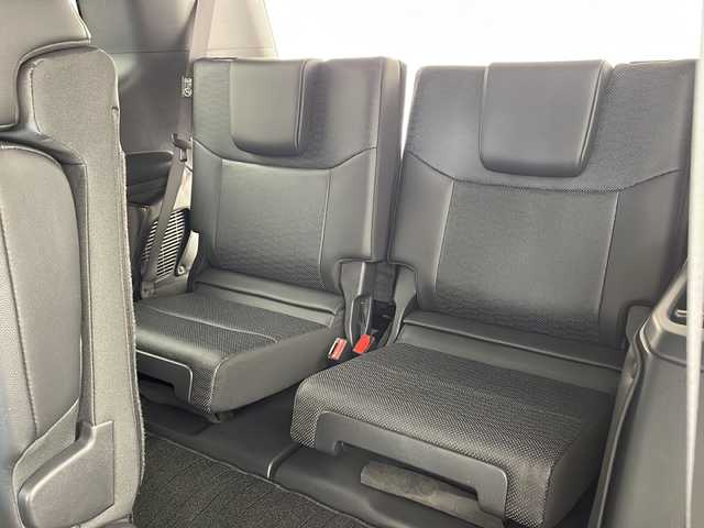 トヨタ ランドクルーザー ２５０ VX 兵庫県 2024(令6)年 1.6万km プラチナホワイトパールマイカ ・丸目ライト/・4WD/・サンルーフ/・トヨタセーフティーセンス/・プリクラッシュセーフティ/・レーンディバチャーアラート/・ブラインドスポットモニター/・プロアクティブドライビングアシスト/・クリアランスソナー/・リヤクロストラフィックアラート/・後方車両接近告知/・リヤカメラディテクション/・安心降車アシスト/・周辺車両接近時サポート/・ロードサインアシスト/・純正12.3型ナビ＆フルセグ＆BT＆USB＆HDMI/・パノラマミックビューモニター/・ステアリングリモコン/・ステアリングヒーター/・黒革シート/・前席シートヒーター/・前席シートクーラー/・パワーバックドア/・ビルトインETC2.0/・レーダークルーズコントロール/・オートハイビーム/・LEDヘッドライト/・フォグランプ/・オートライト/・スマートキー/・デジタルインナーミラー/・純正１８インチアルミホイール/・ルーフレール/・ヘッドライトウォッシャー