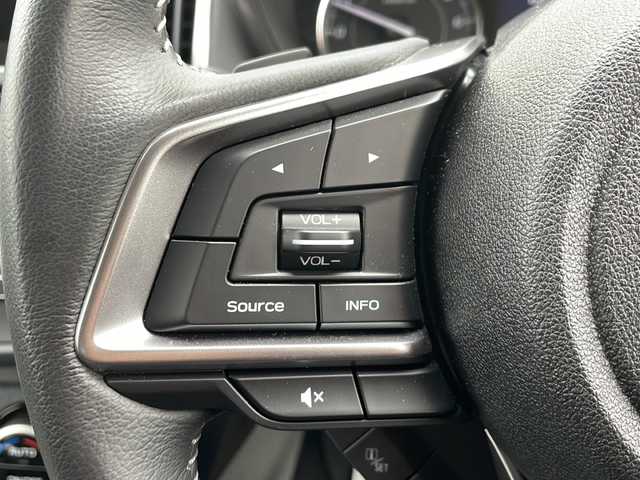 スバル インプレッサ スポーツ 2．0i－Lアイサイト 山形県 2018(平30)年 1.3万km クリスタルブラックシリカ 禁煙車/ワンオーナー/アイサイトver3/・プリクラッシュブレーキ（自動ブレーキ）/・レーンキープアシスト/・全車速追従機能付クルーズコントロール/・AT誤発進抑制制御/・後退時ブレーキアシスト/STiリップスポイラー/パドルシフト/ステアリング連動ヘッドランプ/社外ナビ(CD.DVD.BT)/フルセグ/電動パーキングブレーキ/オートホールド/LEDヘッドライト/プッシュスタート/スマートキー