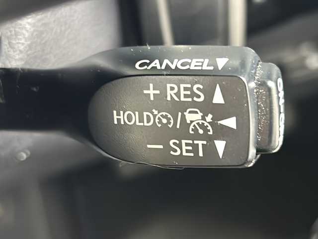 トヨタ プリウス S 沖縄県 2016(平28)年 7.6万km グレーメタリック 禁煙車　/県外仕入　/純正9インチナビ（DSZT-YC4T）/（フルセグＴＶ　Ｂｌｕｅｔｏｏｔｈ接続　ＣＤ　ＤＶＤ再生）/モデリスタエアロ/プリクラッシュセーフティー/レーダークルーズコントロール　/車線逸脱警報　/バックカメラ/ステアリングリモコン　/ドライブレコーダー　/ビルトインＥＴＣ　/レザー調シートカバー/LＥＤヘッドライト/オートライト/オートマチックハイビーム