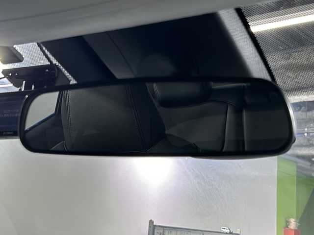 トヨタ プリウス S 沖縄県 2016(平28)年 7.6万km グレーメタリック 禁煙車　/県外仕入　/純正9インチナビ（DSZT-YC4T）/（フルセグＴＶ　Ｂｌｕｅｔｏｏｔｈ接続　ＣＤ　ＤＶＤ再生）/モデリスタエアロ/プリクラッシュセーフティー/レーダークルーズコントロール　/車線逸脱警報　/バックカメラ/ステアリングリモコン　/ドライブレコーダー　/ビルトインＥＴＣ　/レザー調シートカバー/LＥＤヘッドライト/オートライト/オートマチックハイビーム