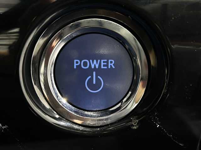 トヨタ プリウス S 沖縄県 2016(平28)年 7.6万km グレーメタリック 禁煙車　/県外仕入　/純正9インチナビ（DSZT-YC4T）/（フルセグＴＶ　Ｂｌｕｅｔｏｏｔｈ接続　ＣＤ　ＤＶＤ再生）/モデリスタエアロ/プリクラッシュセーフティー/レーダークルーズコントロール　/車線逸脱警報　/バックカメラ/ステアリングリモコン　/ドライブレコーダー　/ビルトインＥＴＣ　/レザー調シートカバー/LＥＤヘッドライト/オートライト/オートマチックハイビーム