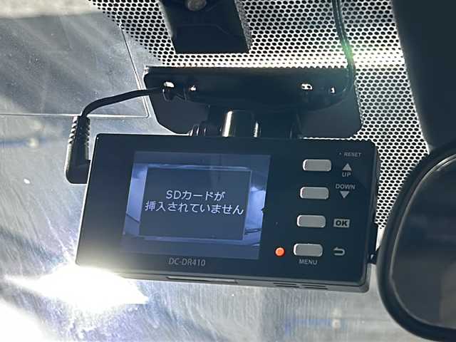 トヨタ プリウス S 沖縄県 2016(平28)年 7.6万km グレーメタリック 禁煙車　/県外仕入　/純正9インチナビ（DSZT-YC4T）/（フルセグＴＶ　Ｂｌｕｅｔｏｏｔｈ接続　ＣＤ　ＤＶＤ再生）/モデリスタエアロ/プリクラッシュセーフティー/レーダークルーズコントロール　/車線逸脱警報　/バックカメラ/ステアリングリモコン　/ドライブレコーダー　/ビルトインＥＴＣ　/レザー調シートカバー/LＥＤヘッドライト/オートライト/オートマチックハイビーム