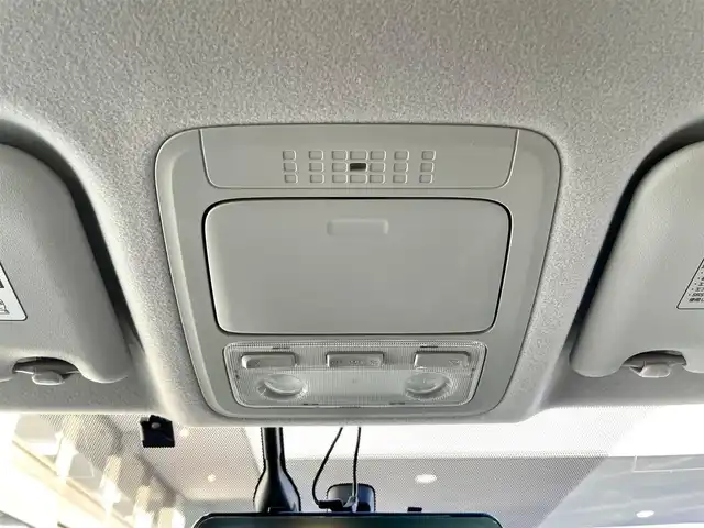 トヨタ ノア ハイブリッド G 三重県 2014(平26)年 13.5万km ホワイトパールクリスタルシャイン (株)IDOMが運営する【じしゃロン四日市店】の自社ローン専用車両になります。こちらは現金またはオートローンご利用時の価格です。自社ローンご希望の方は別途その旨お申付け下さい/純正SDナビ（CD/DVD/BT/AM/FM）/フルセグTV/バックカメラ/両側パワースライドドア/前後一体型ドライブレコーダー/フリップダウンモニター/モデリスタエアロパーツ/純正15インチナビ/TRC/ETC/エンジンスタートボタン/スマートキー