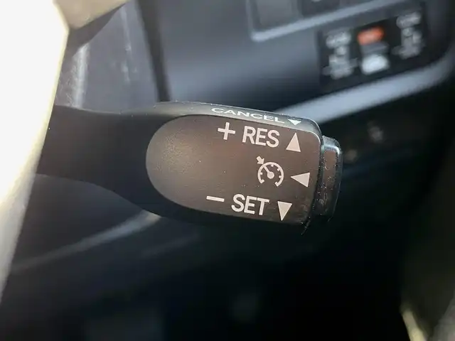 トヨタ ノア ハイブリッド G 三重県 2014(平26)年 13.5万km ホワイトパールクリスタルシャイン (株)IDOMが運営する【じしゃロン四日市店】の自社ローン専用車両になります。こちらは現金またはオートローンご利用時の価格です。自社ローンご希望の方は別途その旨お申付け下さい/純正SDナビ（CD/DVD/BT/AM/FM）/フルセグTV/バックカメラ/両側パワースライドドア/前後一体型ドライブレコーダー/フリップダウンモニター/モデリスタエアロパーツ/純正15インチナビ/TRC/ETC/エンジンスタートボタン/スマートキー