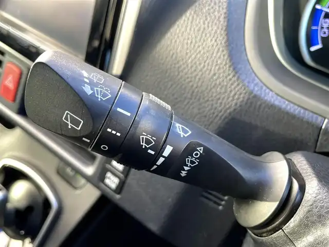 トヨタ ノア ハイブリッド G 三重県 2014(平26)年 13.5万km ホワイトパールクリスタルシャイン (株)IDOMが運営する【じしゃロン四日市店】の自社ローン専用車両になります。こちらは現金またはオートローンご利用時の価格です。自社ローンご希望の方は別途その旨お申付け下さい/純正SDナビ（CD/DVD/BT/AM/FM）/フルセグTV/バックカメラ/両側パワースライドドア/前後一体型ドライブレコーダー/フリップダウンモニター/モデリスタエアロパーツ/純正15インチナビ/TRC/ETC/エンジンスタートボタン/スマートキー