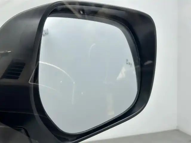 トヨタ ランドクルーザー プラド TX Lパッケージ マットブラED 千葉県 2023(令5)年 3.3万km ホワイトパールクリスタルシャイン 禁煙車/4WD/ディーゼル/サンルーフ　/トヨタセーフティーセンス/・プリクラッシュセーフティ/・レーンディパーチャーアラート/・レーダークルーズコントロール/・オートマチックハイビーム/・ロードサインアシスト/純正９型ディスプレイオーディオ/CD/フルセグTVBluetooth/フルセグTV/全周囲カメラ/ブラインドスポットモニター/パワーシート/前席シートヒーター/ベンチレーション/ビルトインETC/デジタルインナーミラー/純正１８インチアルミホイール/純正フロアマット/スマートキー/プッシュスタート