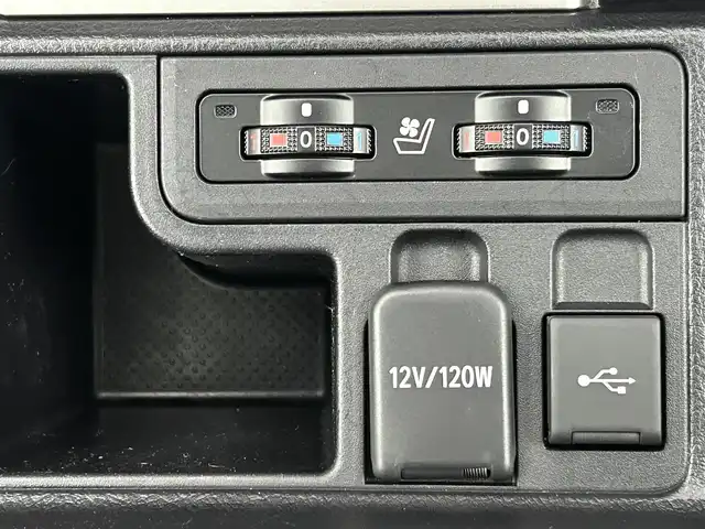 トヨタ ランドクルーザー プラド TX Lパッケージ マットブラED 千葉県 2023(令5)年 3.3万km ホワイトパールクリスタルシャイン 禁煙車/4WD/ディーゼル/サンルーフ　/トヨタセーフティーセンス/・プリクラッシュセーフティ/・レーンディパーチャーアラート/・レーダークルーズコントロール/・オートマチックハイビーム/・ロードサインアシスト/純正９型ディスプレイオーディオ/CD/フルセグTVBluetooth/フルセグTV/全周囲カメラ/ブラインドスポットモニター/パワーシート/前席シートヒーター/ベンチレーション/ビルトインETC/デジタルインナーミラー/純正１８インチアルミホイール/純正フロアマット/スマートキー/プッシュスタート