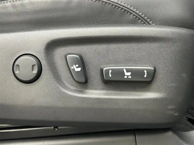 トヨタ ランドクルーザー プラド TX Lパッケージ マットブラED 千葉県 2023(令5)年 3.3万km ホワイトパールクリスタルシャイン 禁煙車/4WD/ディーゼル/サンルーフ　/トヨタセーフティーセンス/・プリクラッシュセーフティ/・レーンディパーチャーアラート/・レーダークルーズコントロール/・オートマチックハイビーム/・ロードサインアシスト/純正９型ディスプレイオーディオ/CD/フルセグTVBluetooth/フルセグTV/全周囲カメラ/ブラインドスポットモニター/パワーシート/前席シートヒーター/ベンチレーション/ビルトインETC/デジタルインナーミラー/純正１８インチアルミホイール/純正フロアマット/スマートキー/プッシュスタート