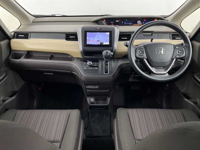 ホンダ フリード G ホンダセンシング 埼玉県 2019(令1)年 4.4万km モダンスティールM 社外ナビ　/バックカメラ/ビルトインＥＴＣ　/ドライブレコーダー/両側パワースライドドア　/レーダークルーズコントロール　/衝突軽減ブレーキ　/レーンキープアシスト　　/純正フロアマット　/プッシュスタート/スマートキー