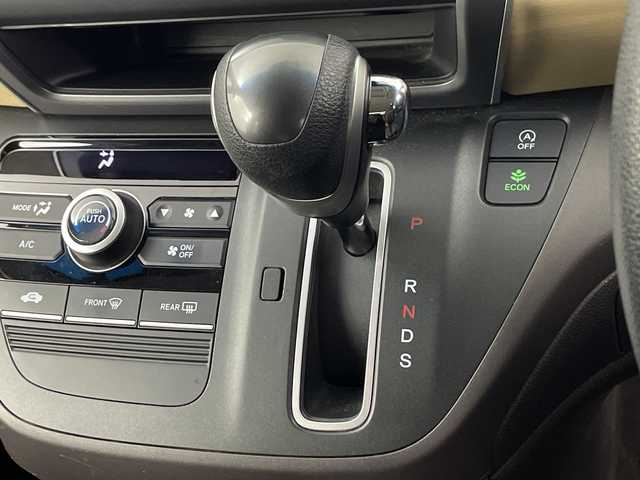 ホンダ フリード G ホンダセンシング 埼玉県 2019(令1)年 4.4万km モダンスティールM 社外ナビ　/バックカメラ/ビルトインＥＴＣ　/ドライブレコーダー/両側パワースライドドア　/レーダークルーズコントロール　/衝突軽減ブレーキ　/レーンキープアシスト　　/純正フロアマット　/プッシュスタート/スマートキー