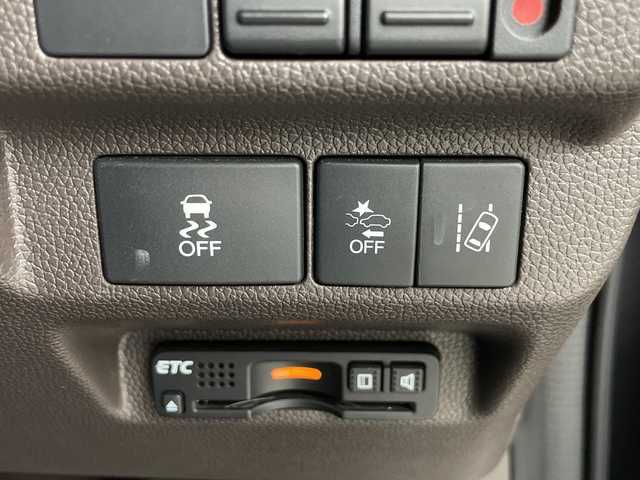 ホンダ フリード G ホンダセンシング 埼玉県 2019(令1)年 4.4万km モダンスティールM 社外ナビ　/バックカメラ/ビルトインＥＴＣ　/ドライブレコーダー/両側パワースライドドア　/レーダークルーズコントロール　/衝突軽減ブレーキ　/レーンキープアシスト　　/純正フロアマット　/プッシュスタート/スマートキー